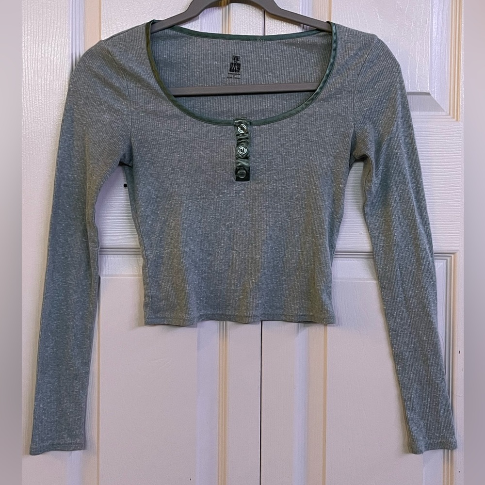 Long sleeve crop top